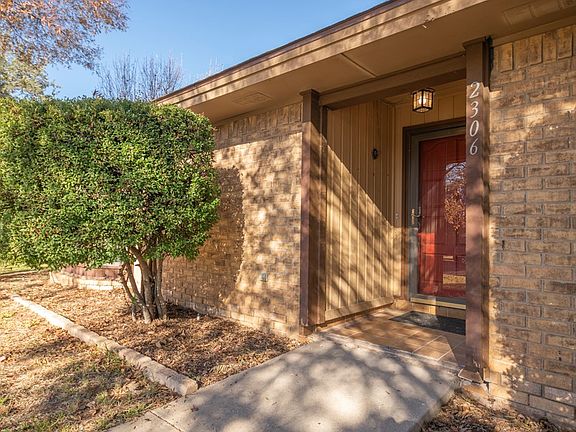 4th image of 2306 Hermitage Ct