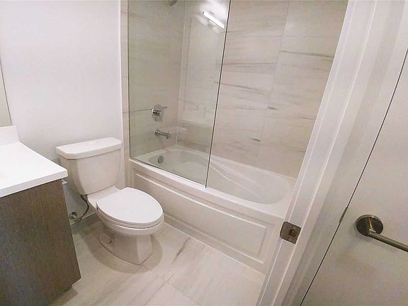5th image of 219 Dundas St E #1806