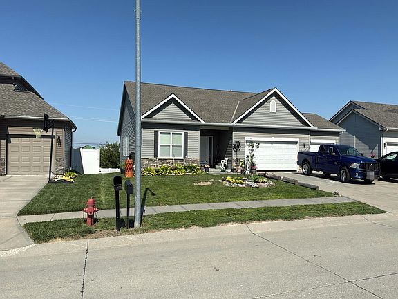 3rd image of 10816 S 215th St