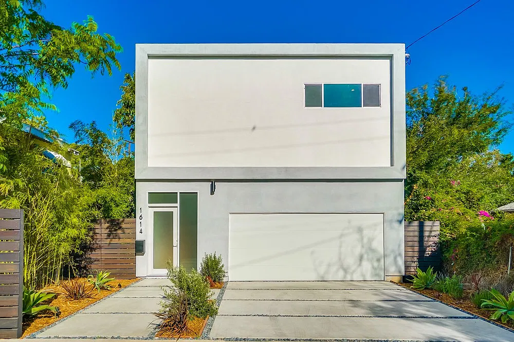 McCollum — Photo 1