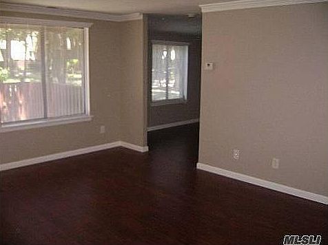 Spare bedroom/ formal dinning/office (has door)