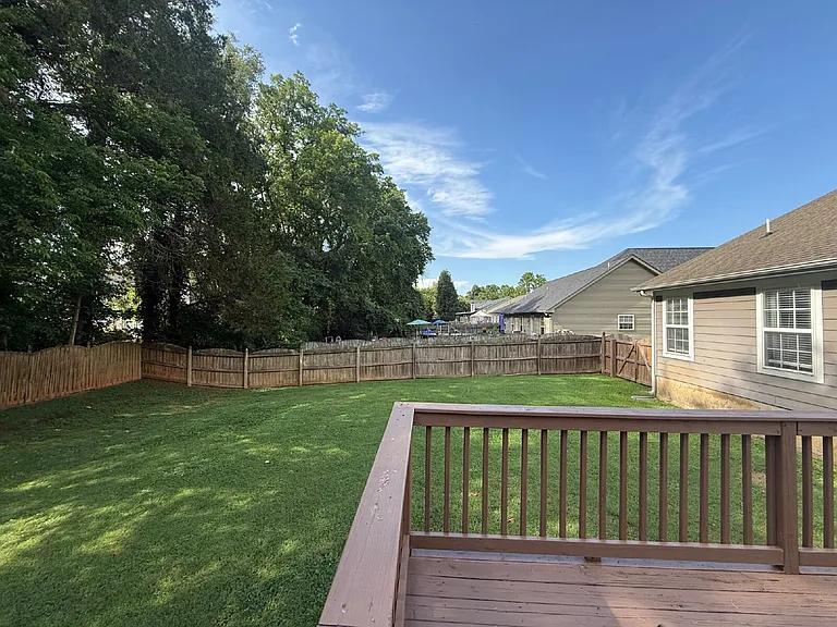 1252 Ballater Dr — Photo 27