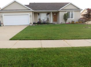 754 Green Meadows Dr, Middleville, MI 49333
