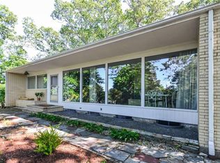 2 Sir Charles Rd, Lincoln, RI 02865