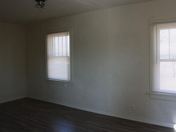 5th image of 1809 E 11th St