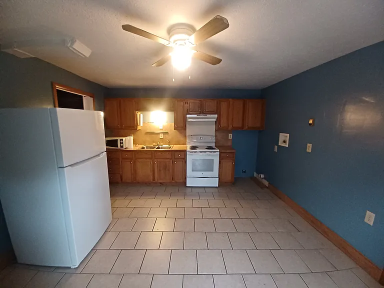 154 Williams St #B — Photo 3