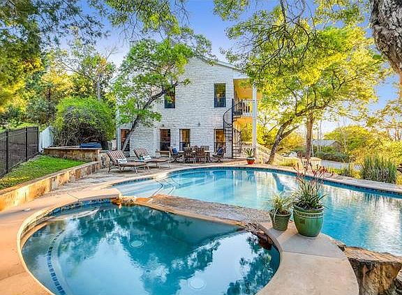 4th image of 1409 Canoe Brook Dr