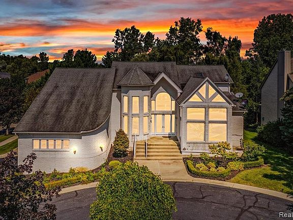 4th image of 7124 Alta Vista Dr
