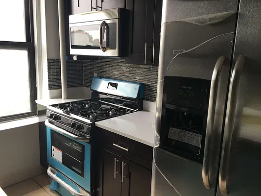 Rented by Metropolis International Realty Inc. | media 56