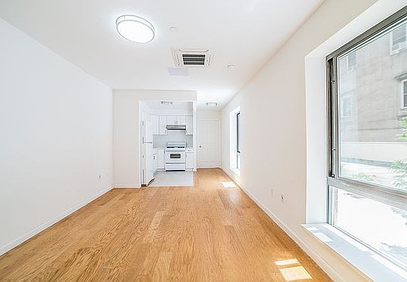 5th image of 4229 Parsons Blvd APT 1A