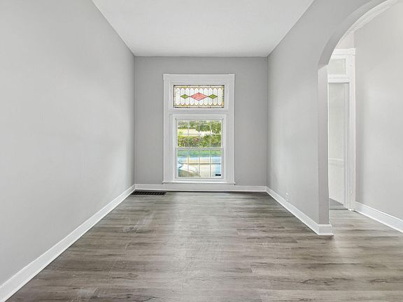4th image of 2514 Wilkens Ave