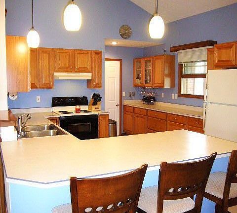3rd image of 2590 Renwick Way