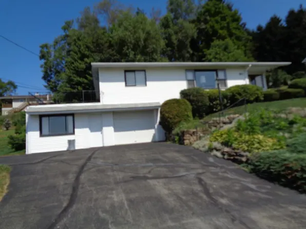811 McCalmont St, Franklin, PA 16323
