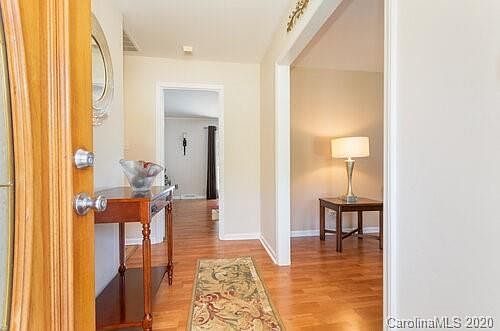 3rd image of 4709 Farm Pond Ln
