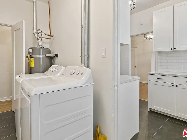1142 S Clark Dr #4 — Photo 17