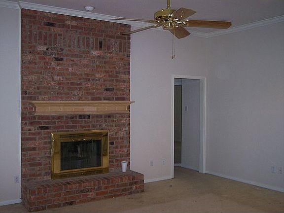 3rd image of 10501 Sierra West Dr
