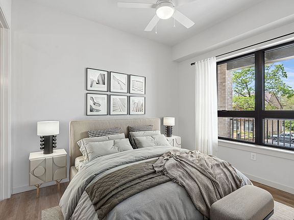 4th image of 1014 16th Ave S #107