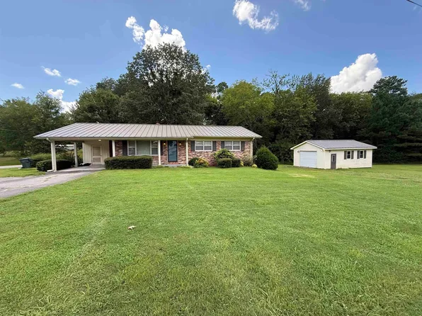915 Pine St, Cherokee, AL 35616