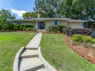 2216 Chestnut Rd, Vestavia Hills, AL 35216