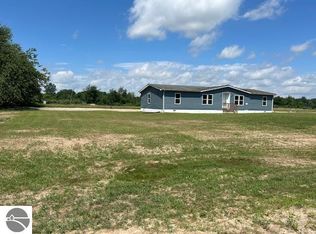 5730 Cavendar Dr, Shepherd, MI 48883