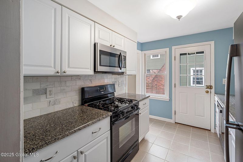 5th image of 23 Harrison Avenue
