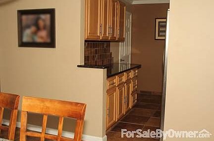 5th image of 48 Charlotte Pl