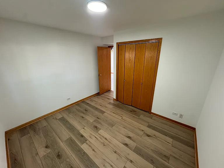 5223 S Archer Ave #1 — Photo 6