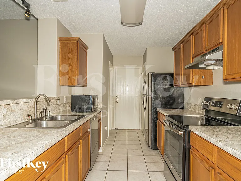 207 Prentice Dr — Photo 5