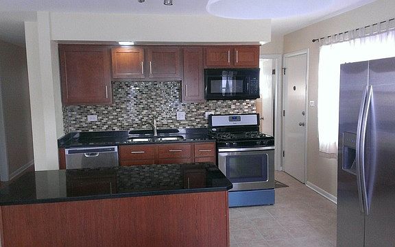 5th image of 278 Dover Dr