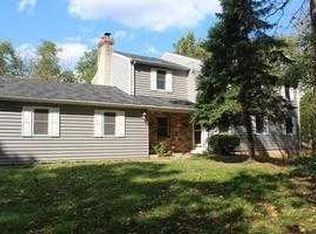 143 Hill School Rd, Douglassville, PA 19518