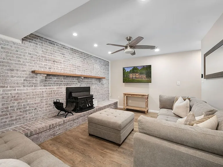 6 Roseville Ct — Photo 30