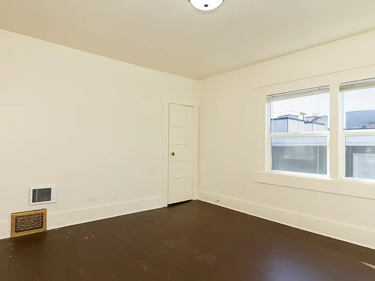 Evanston Apartments - Located on the north side of Fremont — Photo 45