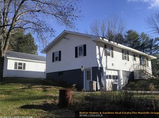 9 Pine Grove Dr, Mount Vernon, ME 04352