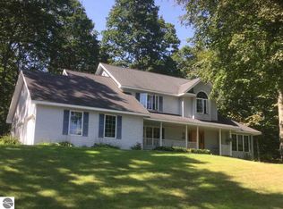 2537 Old Barn Rd, Traverse City, MI 49685