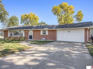 700 Windsor Dr, Lincoln, NE 68528