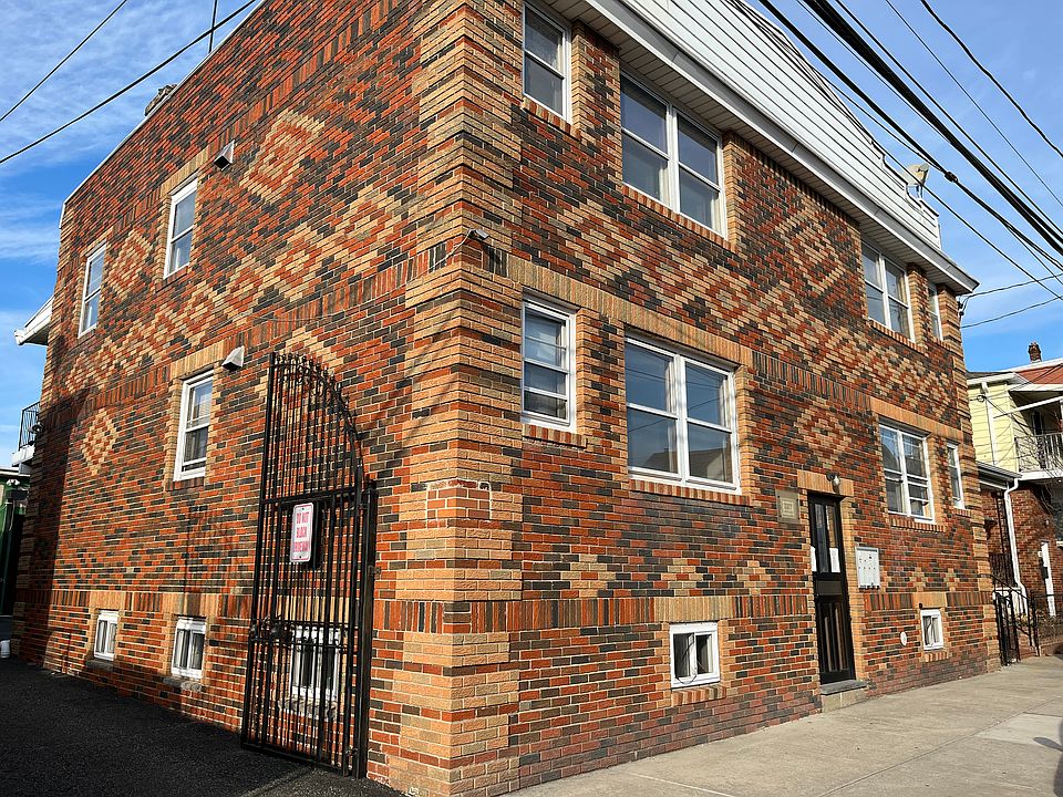 1st image of 327 Christine St #1R
