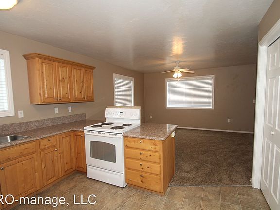 4th image of 2485 Pumice Dr APT 4