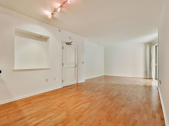 3rd image of 1655 Mission St Unit 330