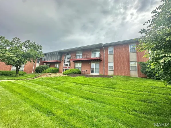10341 Forest Brook Ln APT C, Saint Louis, MO 63146