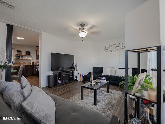 2nd image of 233 JACKSON Boulevard