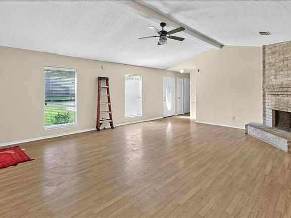 5th image of 2027 Goodwin Dr