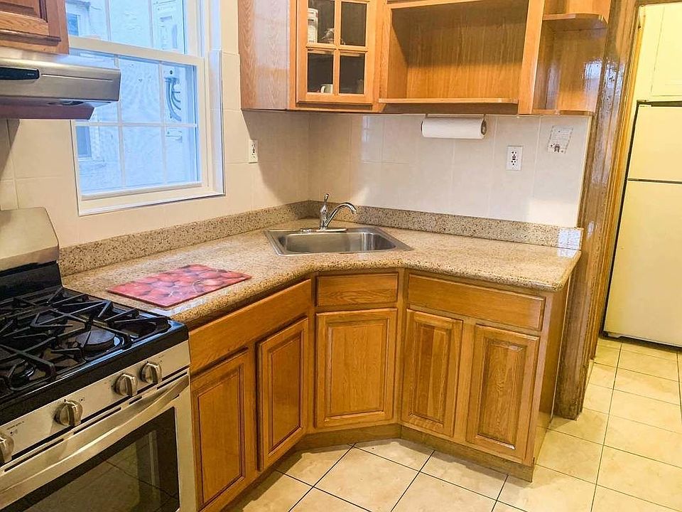 1st image of 5044 43rd St