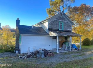 21 Factory Rd, Equinunk, PA 18417