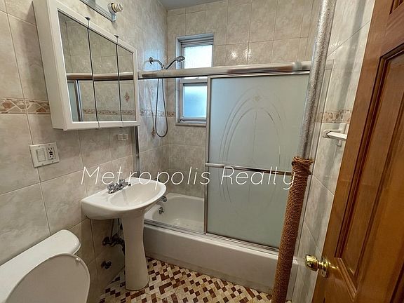 5th image of 24-38 33rd St #2F
