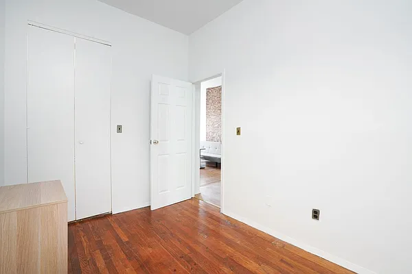 Rented by Waldstar Real Estate LLC | media 43