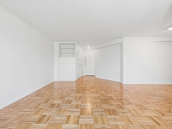 4th image of 2 Charlton St APT 7A