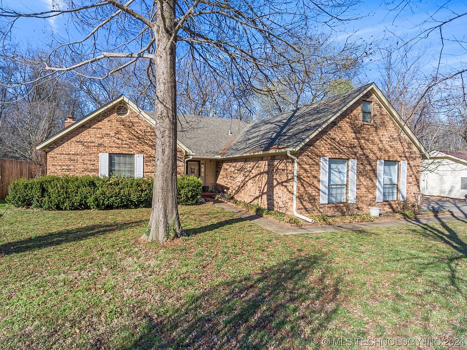 1st image of 2506 Parkwood Dr