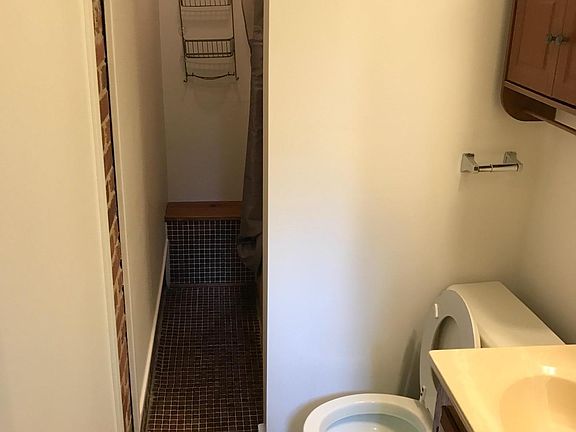 4th image of 114 Chase Ave #B