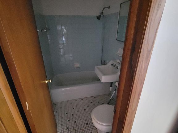 3rd image of 6914 W Lincoln Ave #1