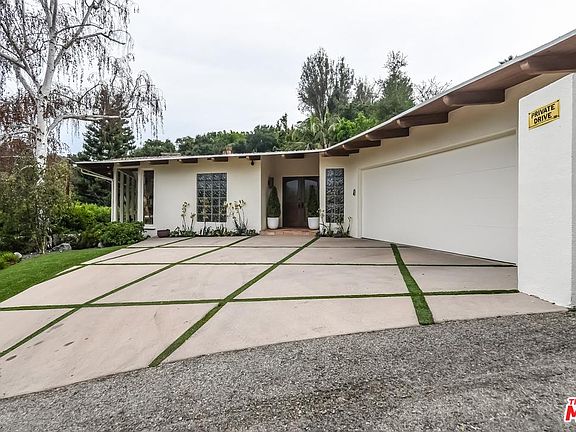 5th image of 10524 Sandall Ln